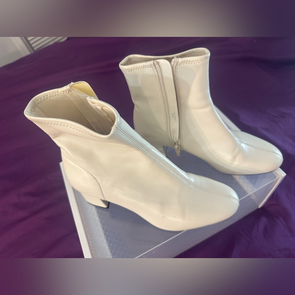 Zara Chic White Ankle Boots